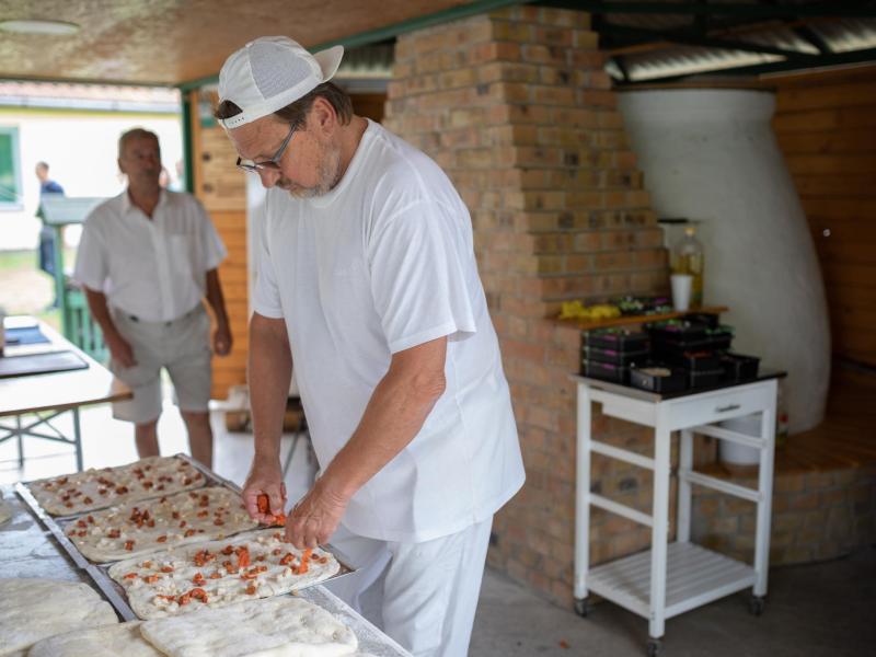 Hagyományápolás: Kemencében sütés fortélyai