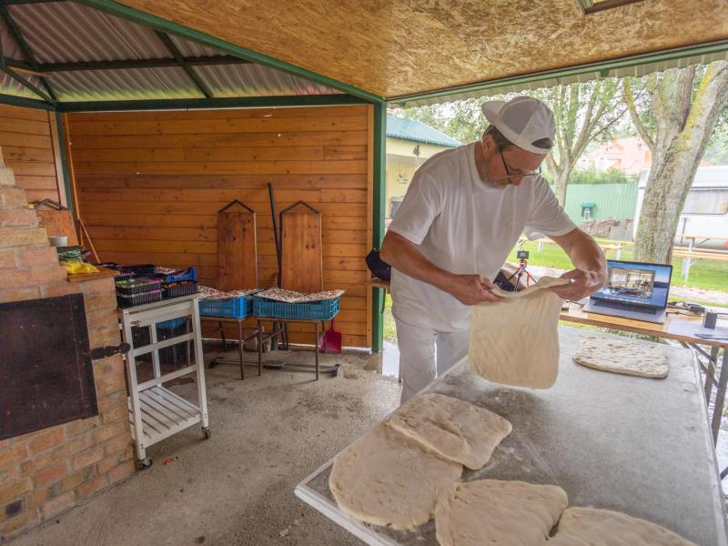 Hagyományápolás: Kemencében sütés fortélyai